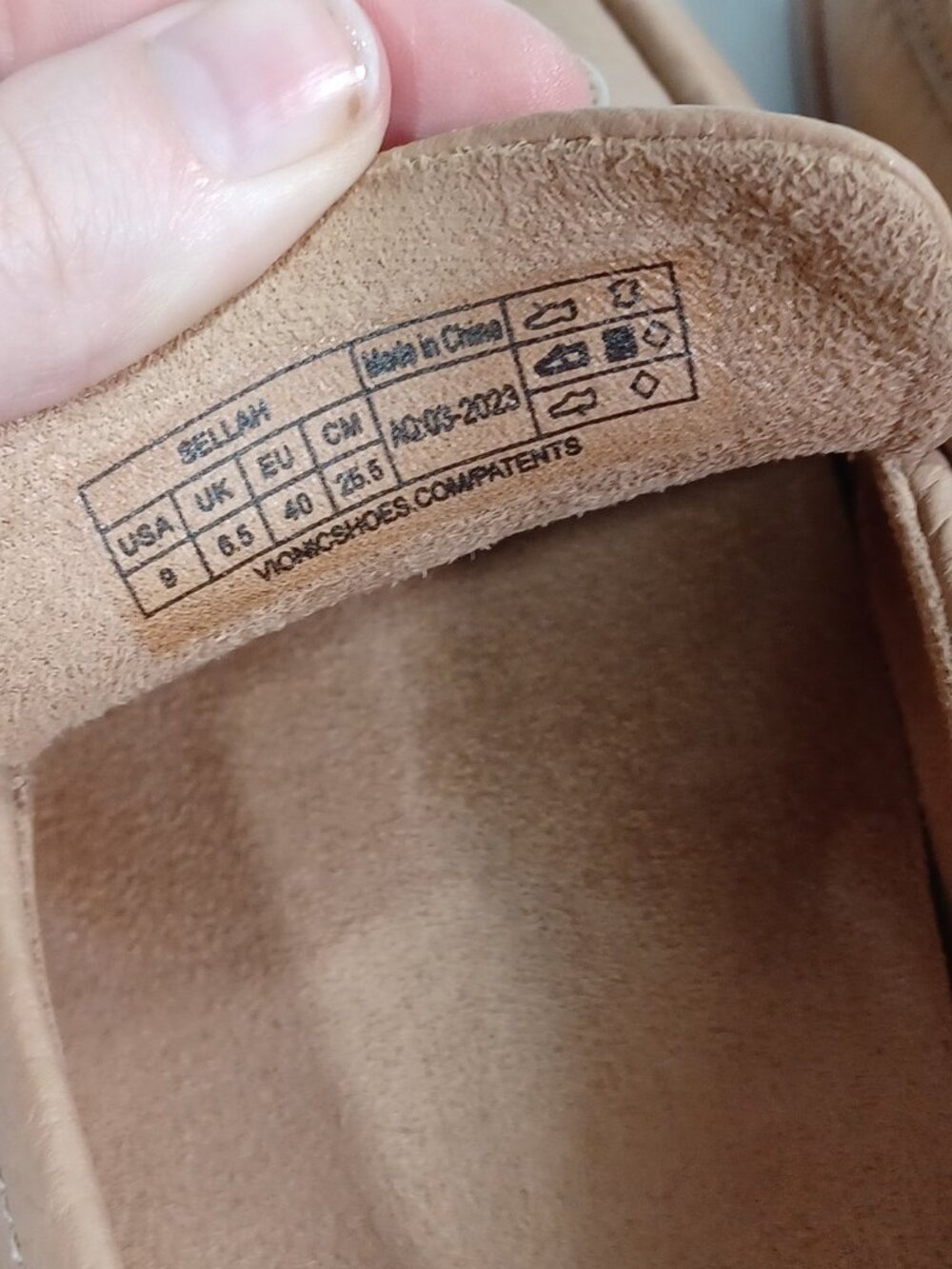 LikeNew! Vionic Sellah Slip On Leather  Loafer Tan Sz 9 Eu 40 EUC - Picture 8 of 8